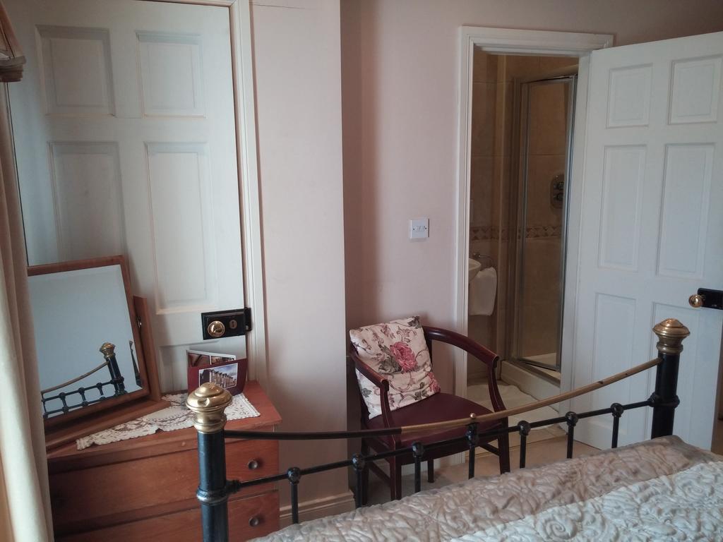 Meath Arms Country Inn Охрим Номер фото